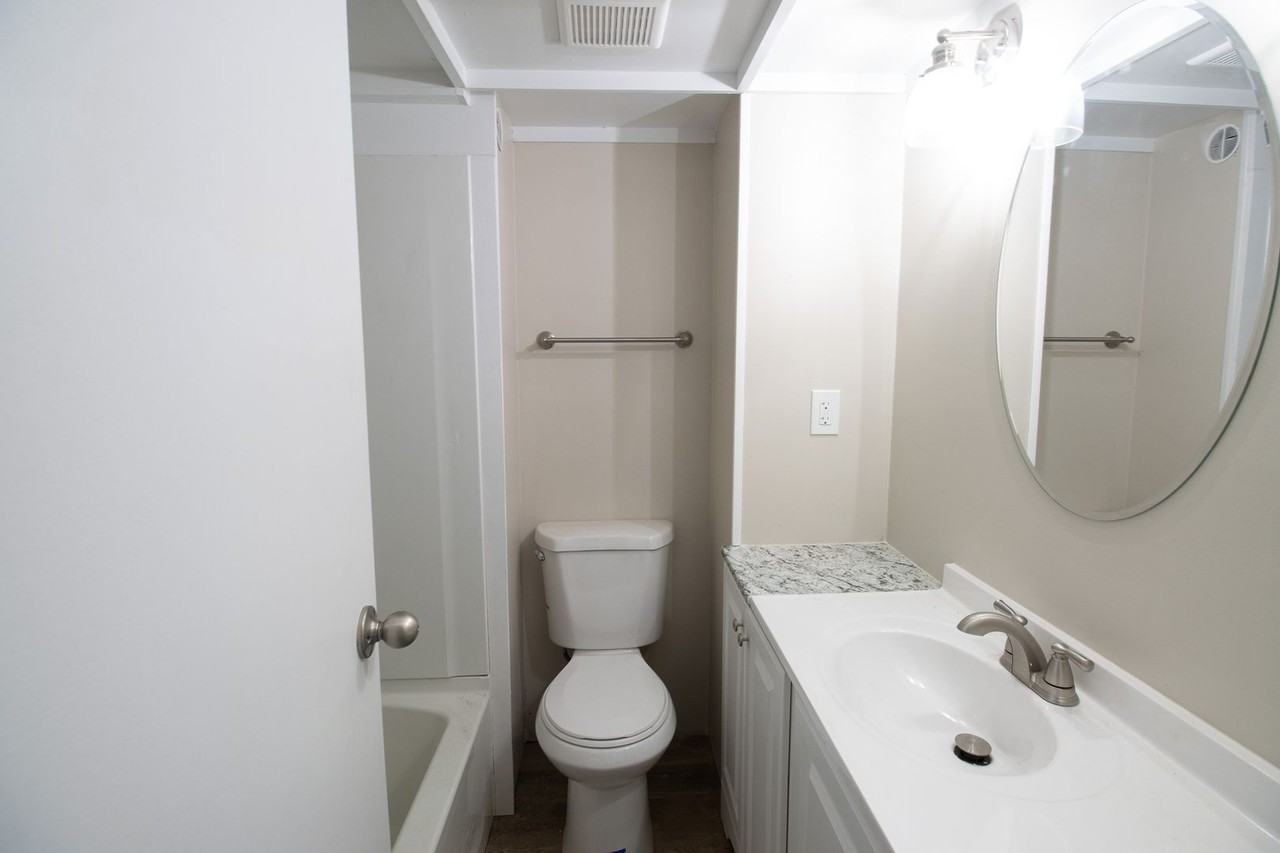 Eastgate Apartments - Photo 5 of 15