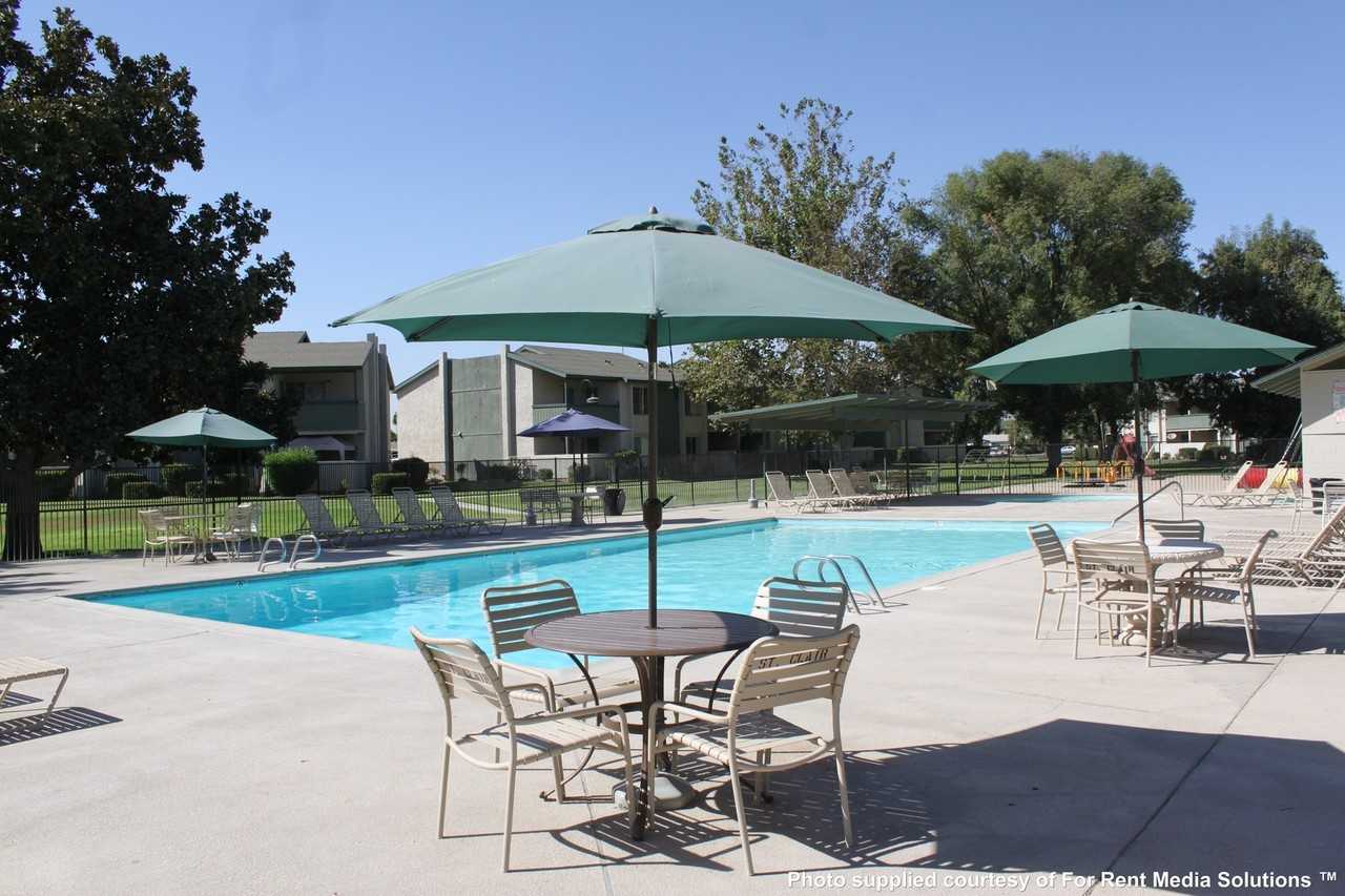 PARKWOOD APARTMENTS - Photo 4 of 29