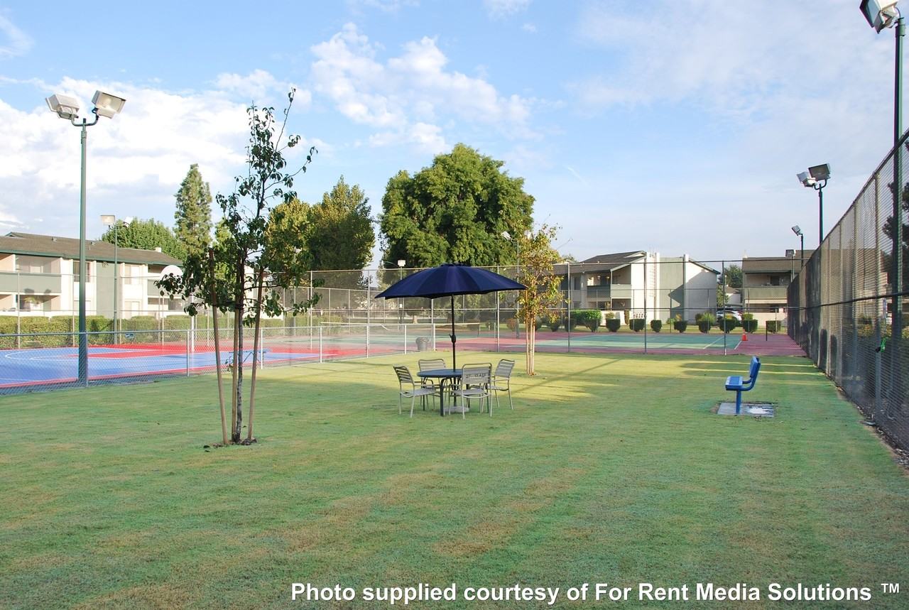 PARKWOOD APARTMENTS - Photo 6 of 29