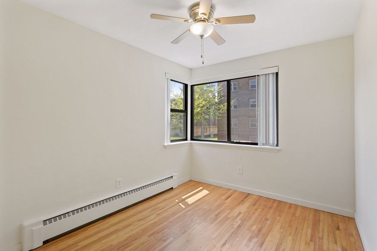 3441 Emerson Ave S - Photo 5 of 11
