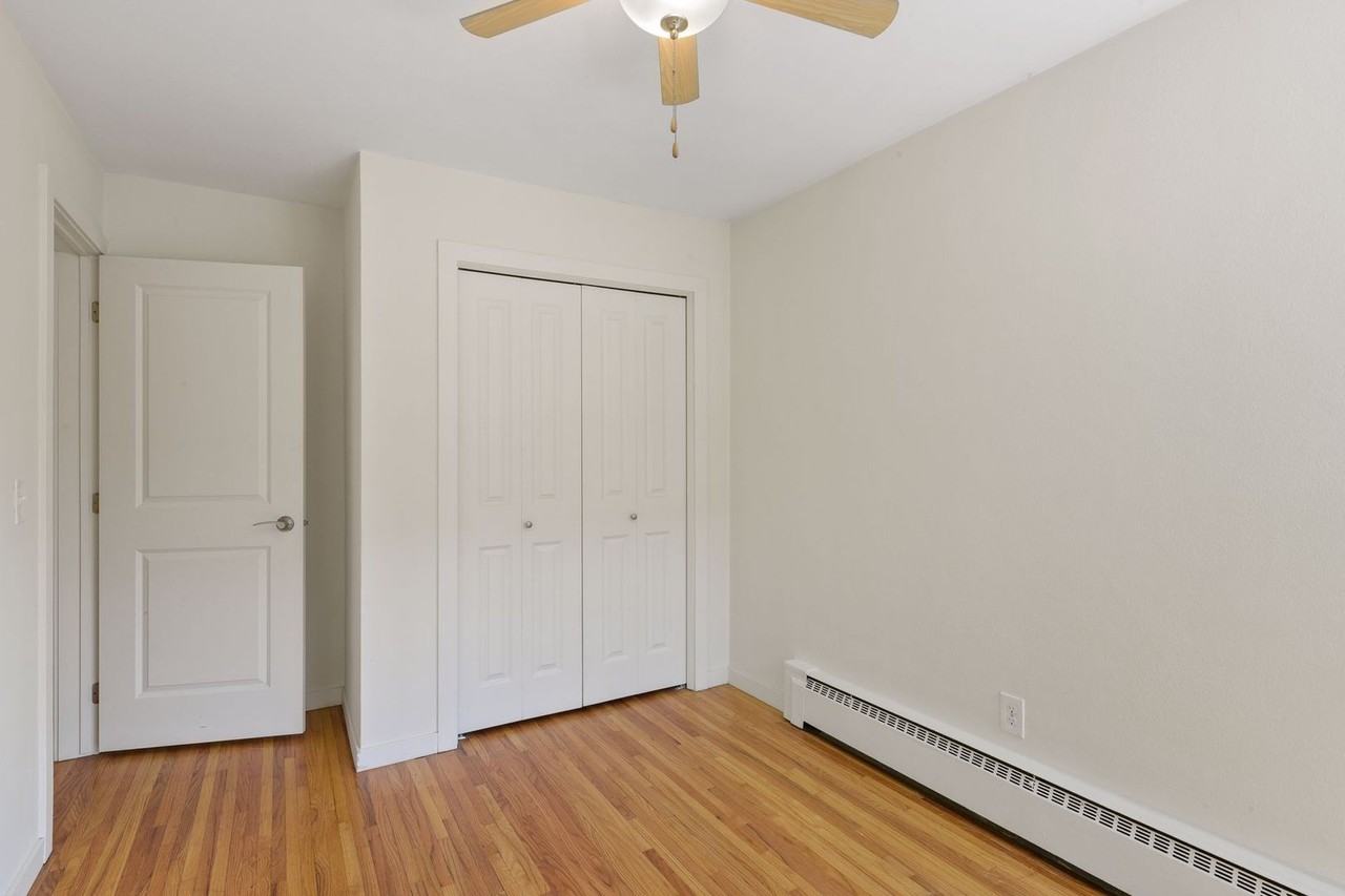 3441 Emerson Ave S - Photo 6 of 11