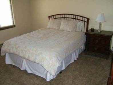 Overland Apartments - Photo 5 of 7