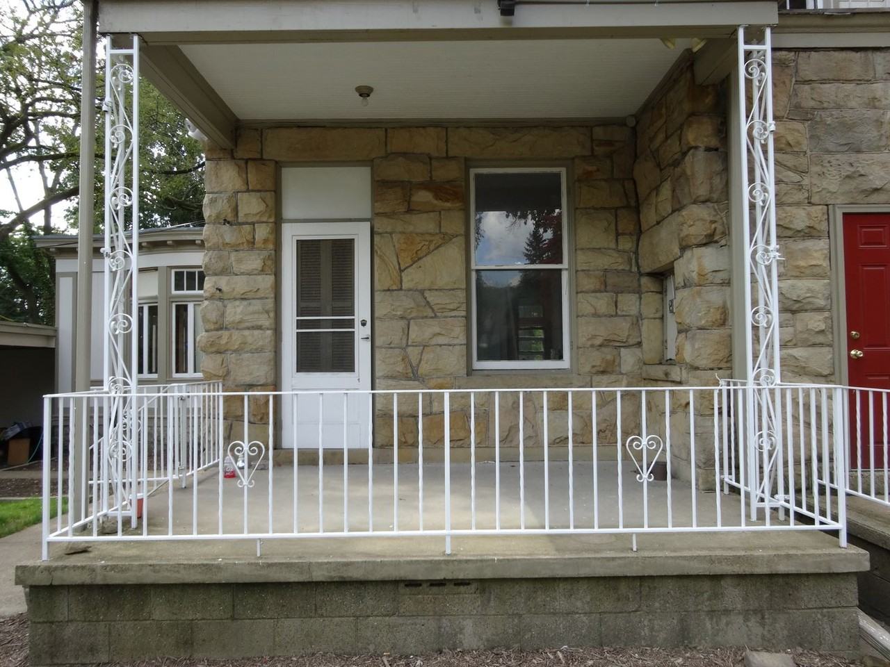 220 Graham Street - Photo 5 of 18