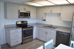 featured image of 44 N 800 W