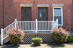 featured image of 403 W 9th St