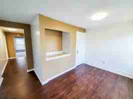 featured image of 403 W 9th St