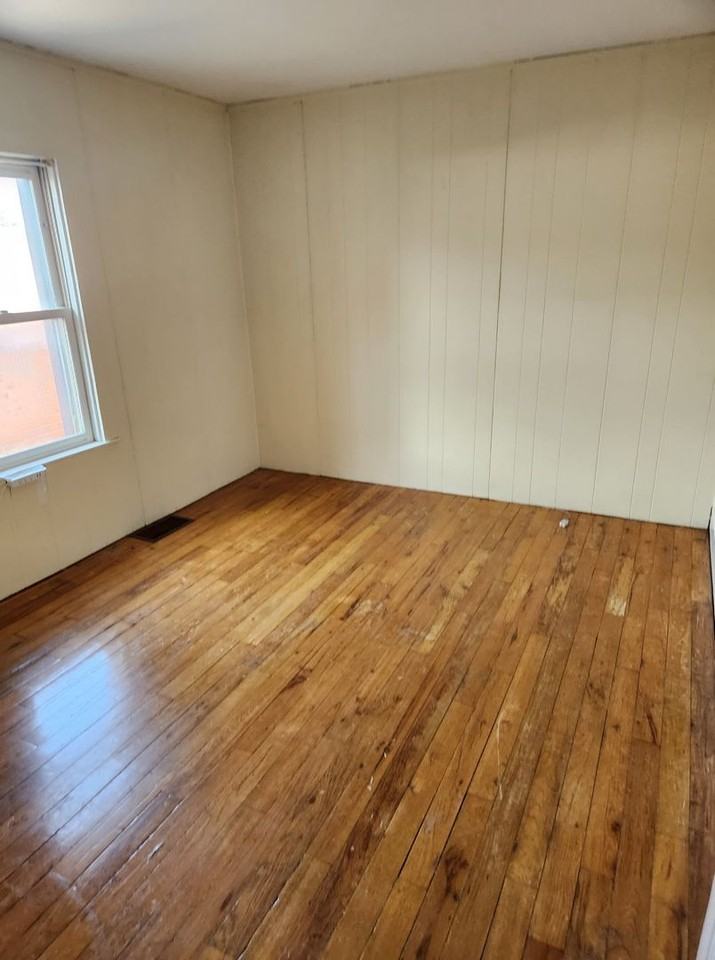 Madison Apts - Photo 3 of 7