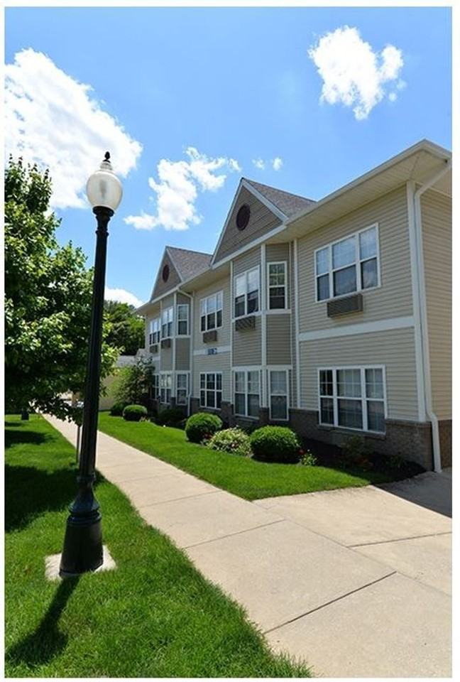 200 South Madison Street - Photo 2 of 16