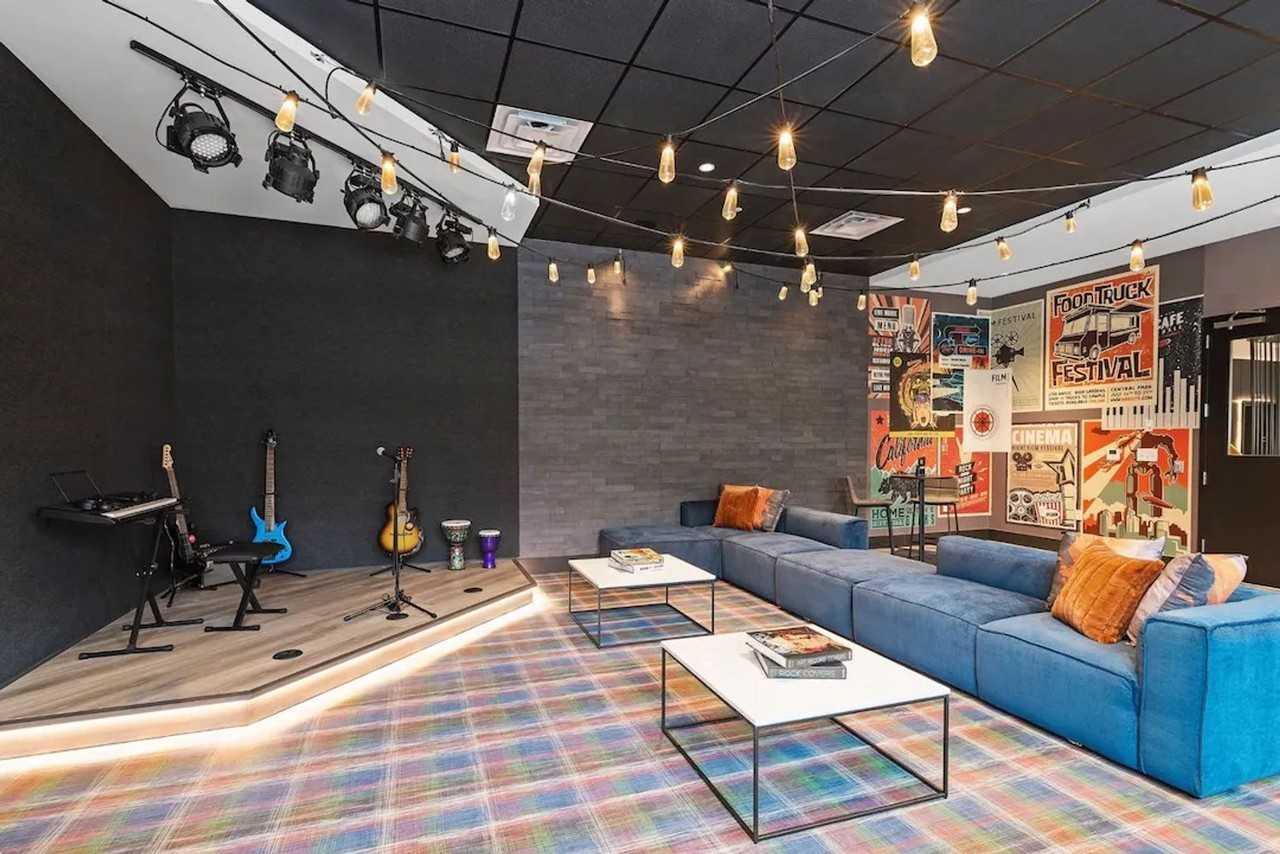 Ivy and Green - Photo 3 of 5