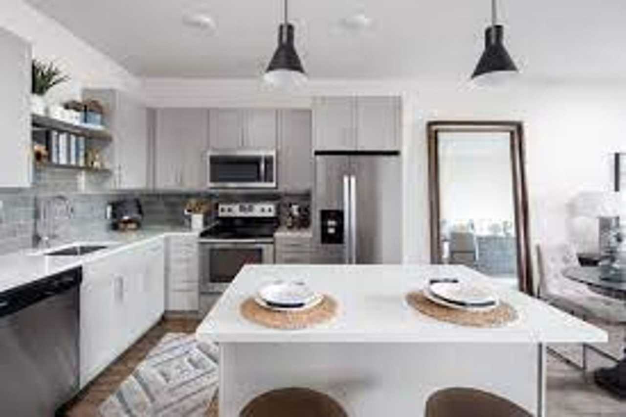 Cobalt Lofts Luxury Rentals - Photo 3 of 20