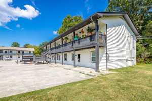 featured image of 7437 Private Ln