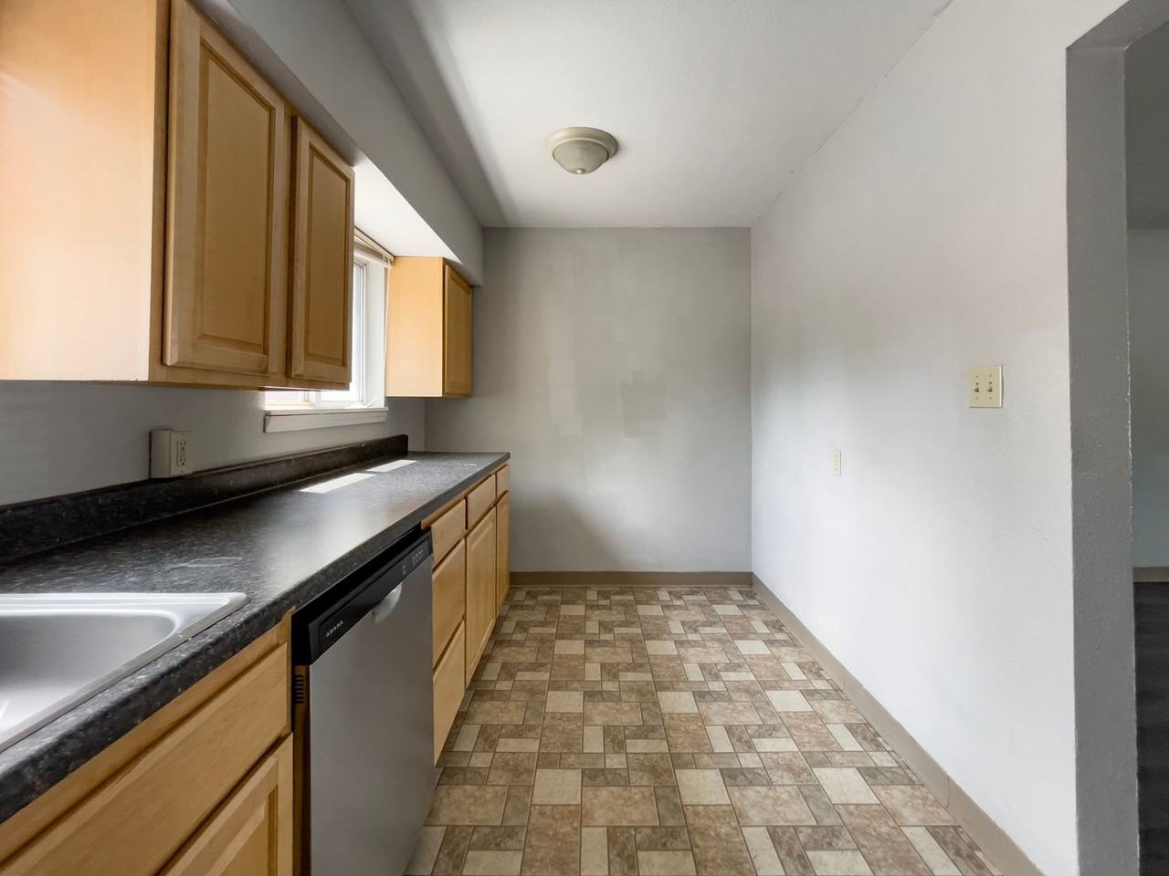 1619 West Gilbert Street - Photo 2 of 13