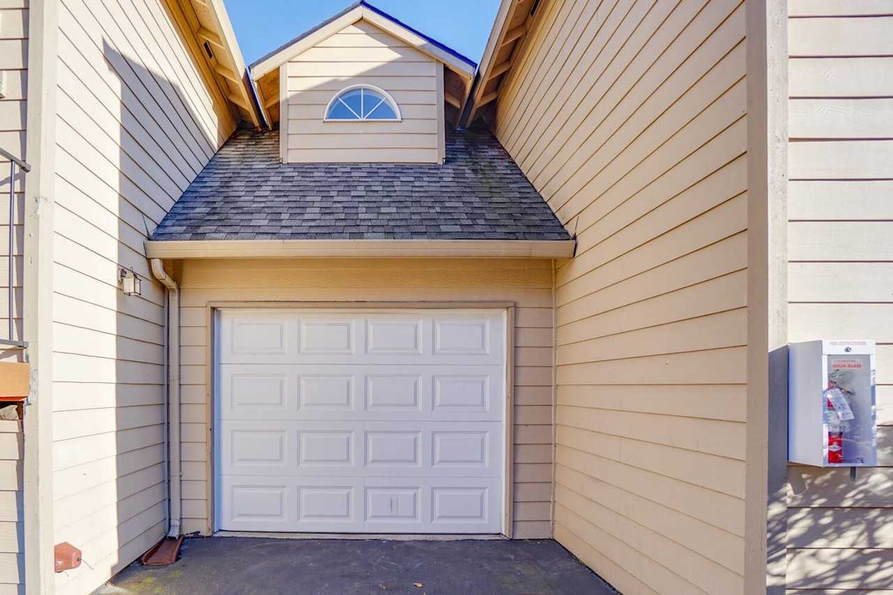 Park Crest Townhomes - Photo 2 of 31