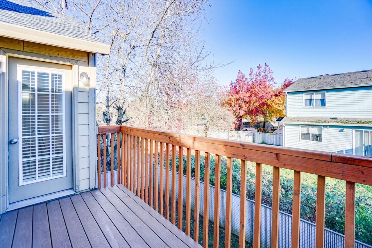 Park Crest Townhomes - Photo 6 of 31