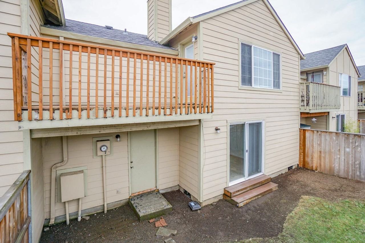 Park Crest Townhomes - Photo 7 of 31