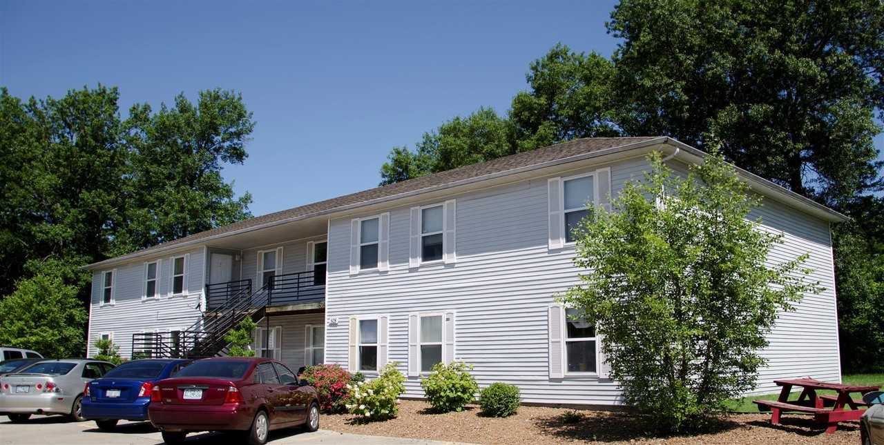 Brentwood Pointe Apartments - Photo 3 of 28