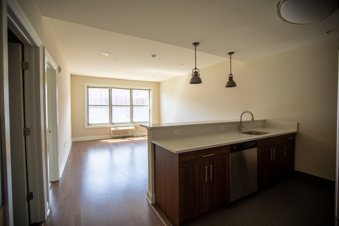 100 Marshall Street - Photo 3 of 25