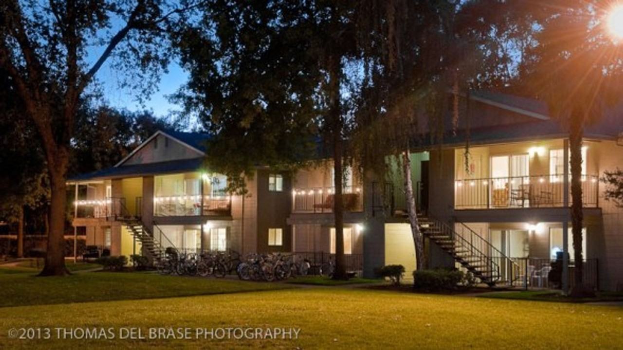 Creekside Manor - Photo 3 of 8