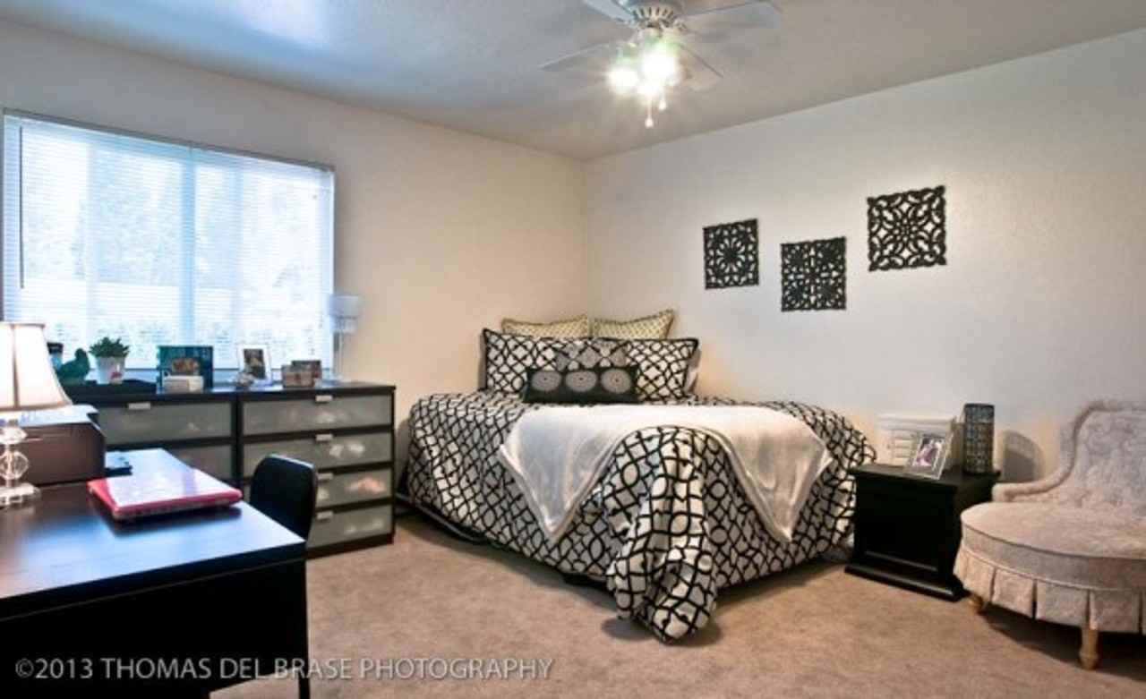 Creekside Manor - Photo 5 of 8