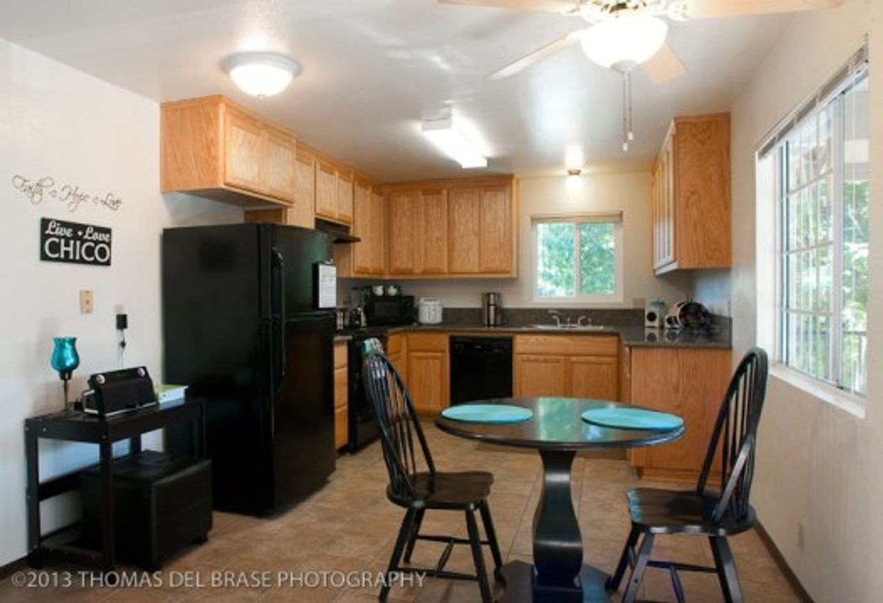 Creekside Manor - Photo 2 of 8