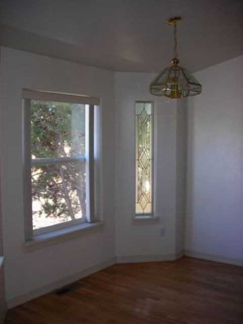 1030 Meadow Ln - Photo 3 of 8