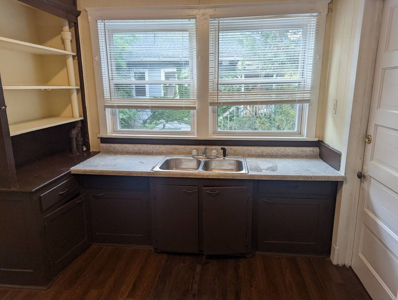 510512 Napoleon Apartments 510 Napoleon St, Rockford, IL 61103 Zumper