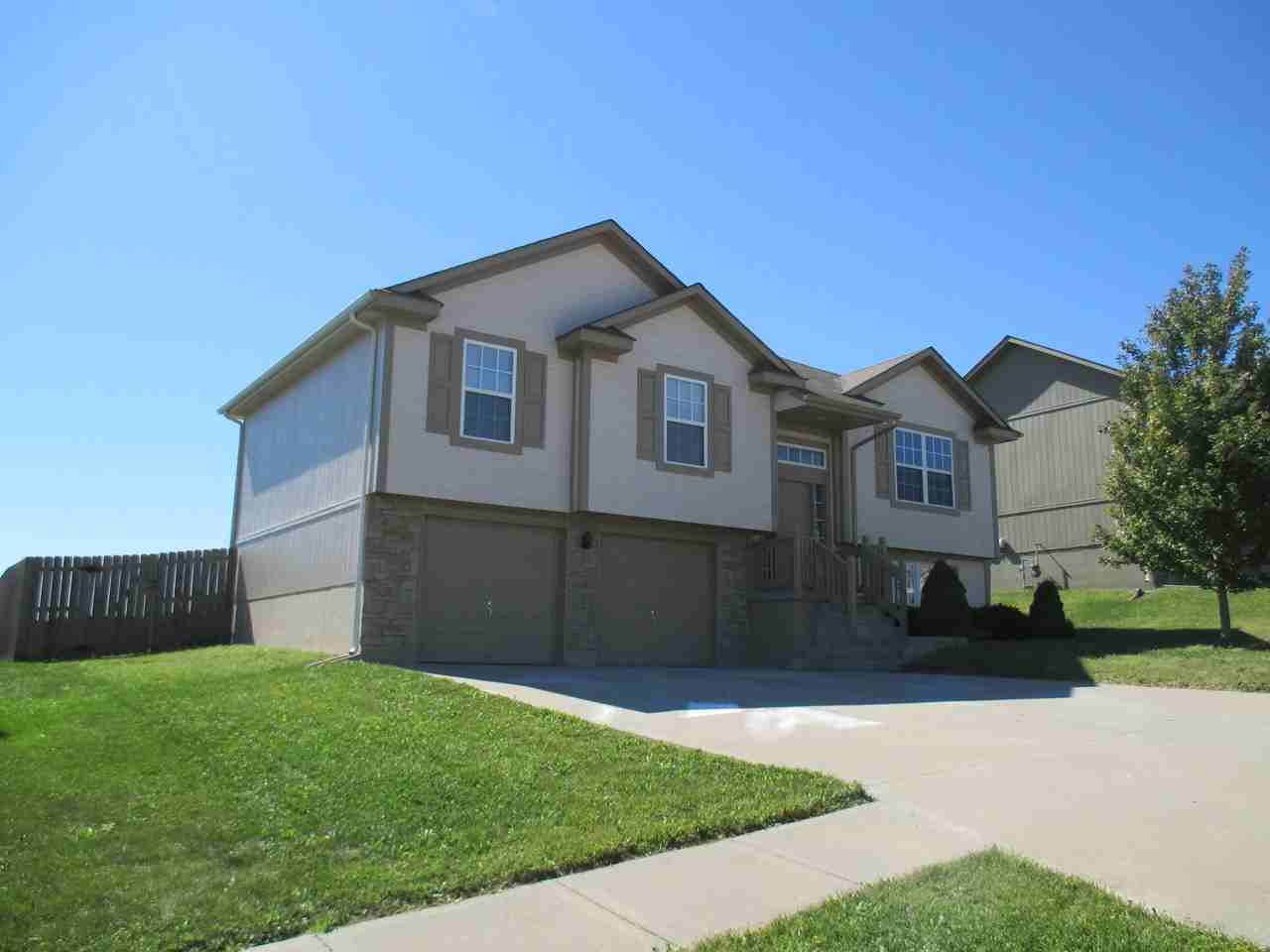 1507 NW High View Dr - Photo 3 of 18