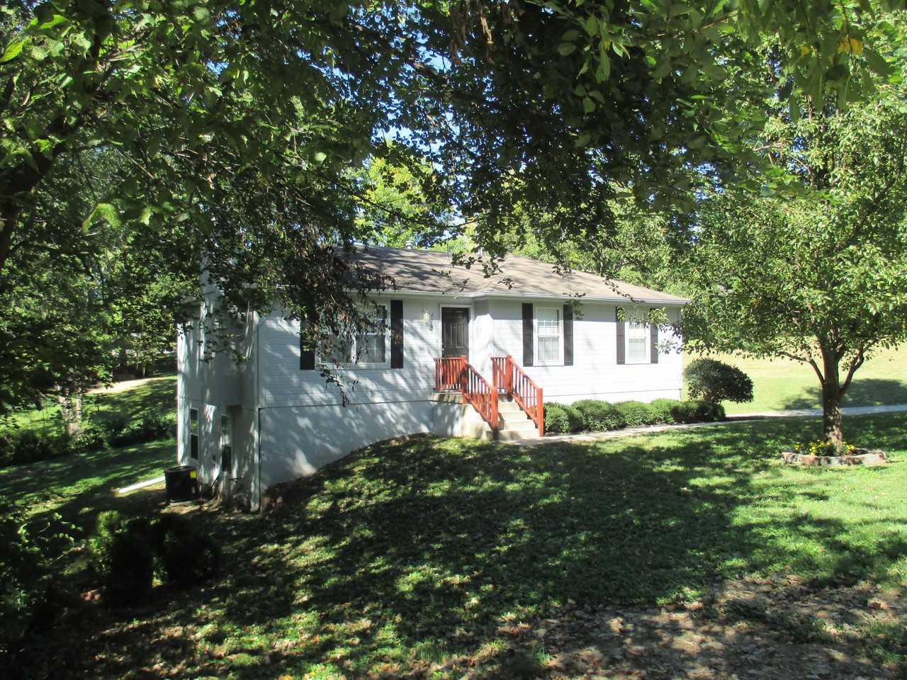 2800 S Whitney Ave - Photo 2 of 20