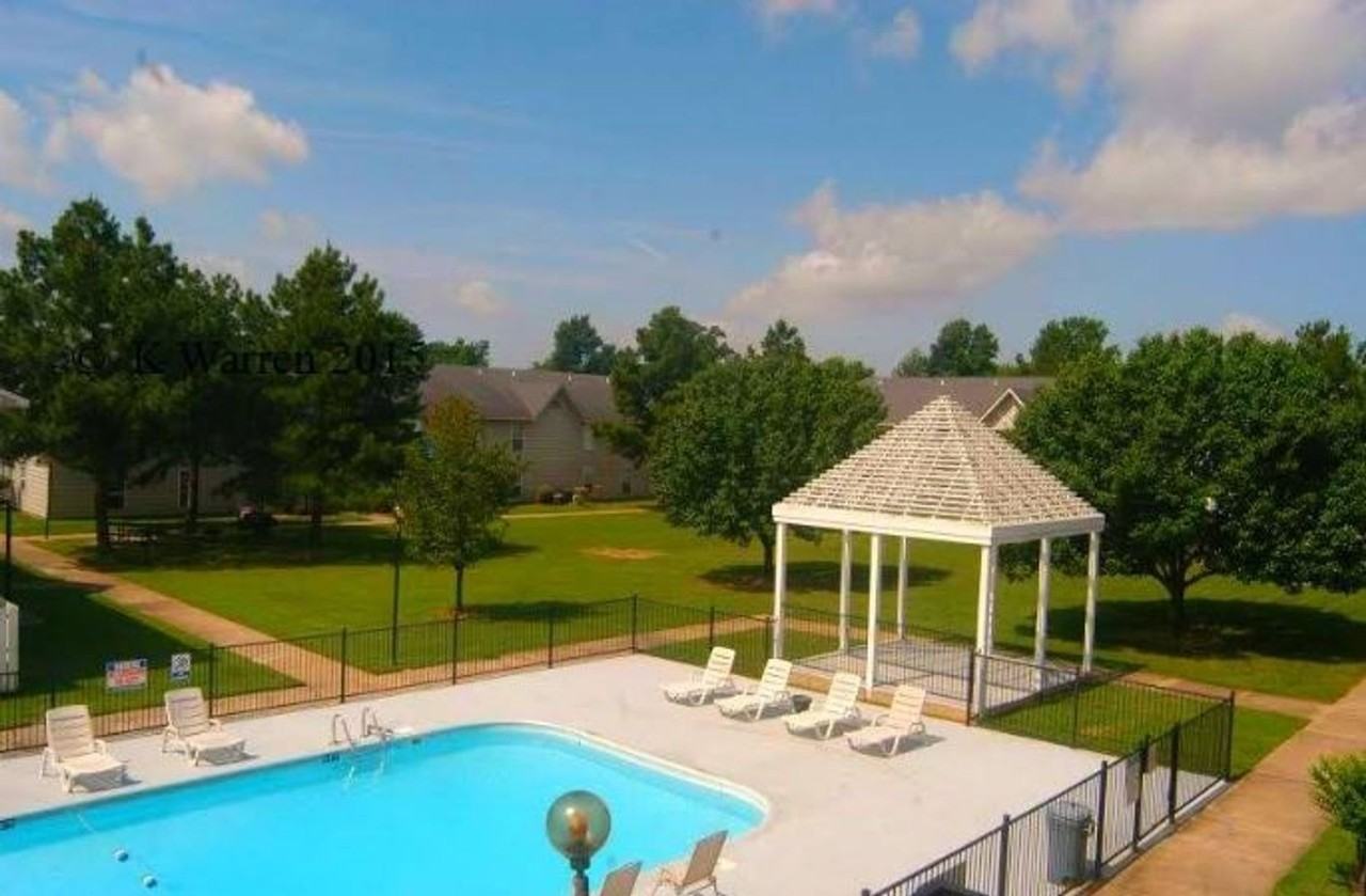 Westbury Park Apartments - Photo 7 of 17