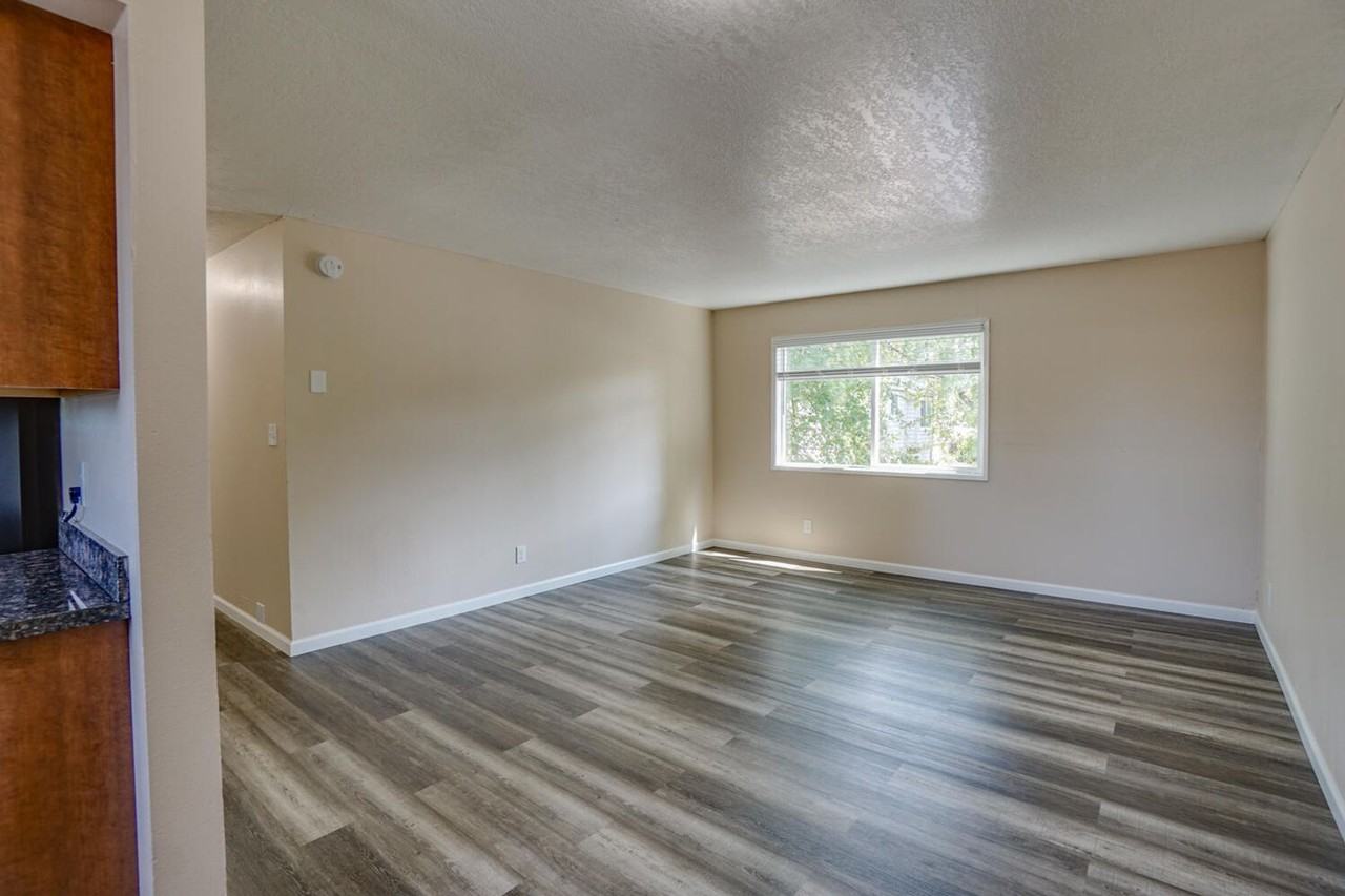 Cardinal Terrace - Photo 3 of 26