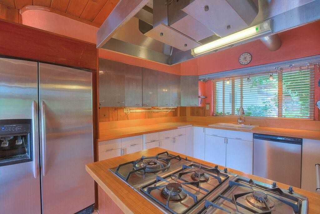 1001 Madison St NE - Photo 3 of 19