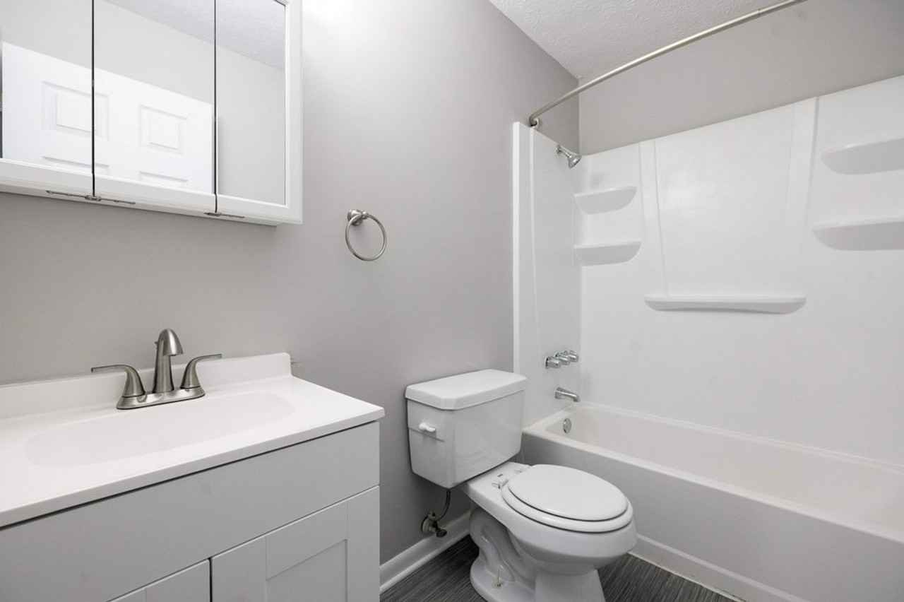 TOWNHOMES AT EASTON PARK - Photo 6 of 27