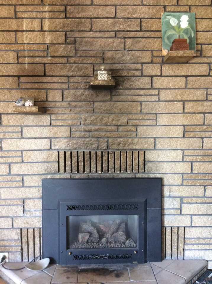 2635 Sierra Dr NE - Photo 3 of 11