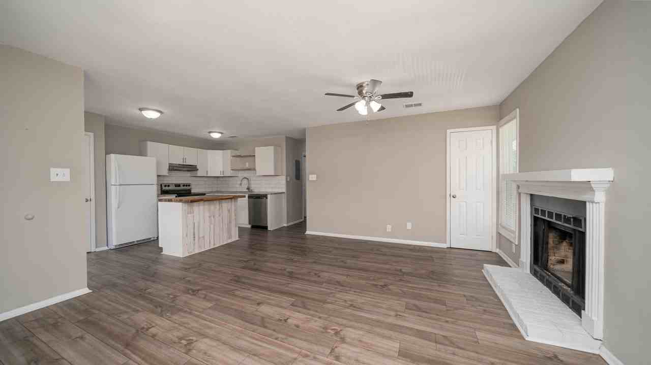 2709 Lantern Walk SE - Photo 3 of 13