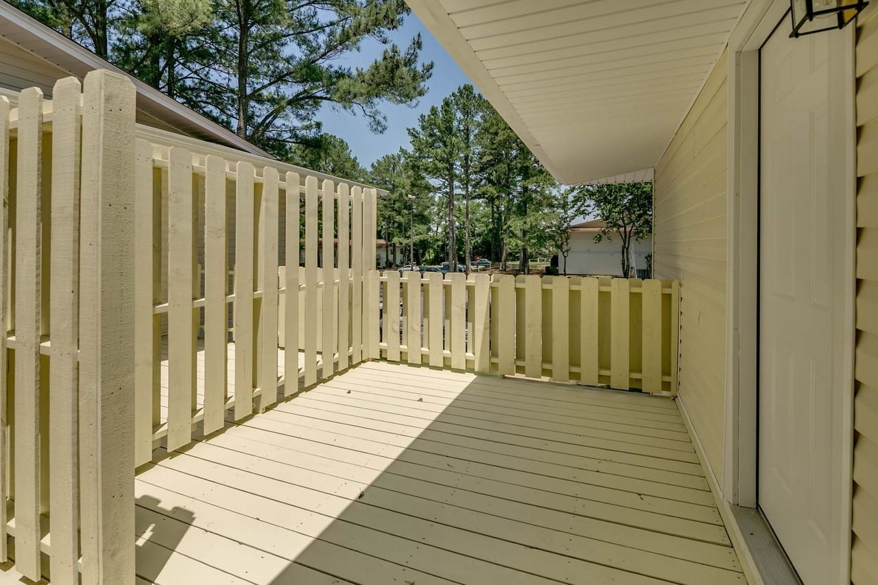 Essex Square Apartments - Photo 4 of 50