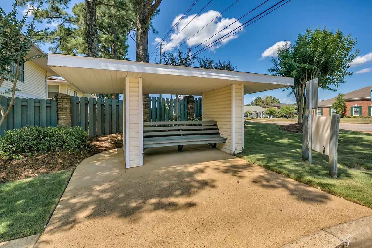 Essex Square Apartments - Photo 5 of 50