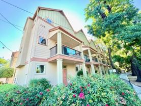 **Pre-Leasing for Summer 2026** Large Townhomes with Garages - Photo 1 of 1
