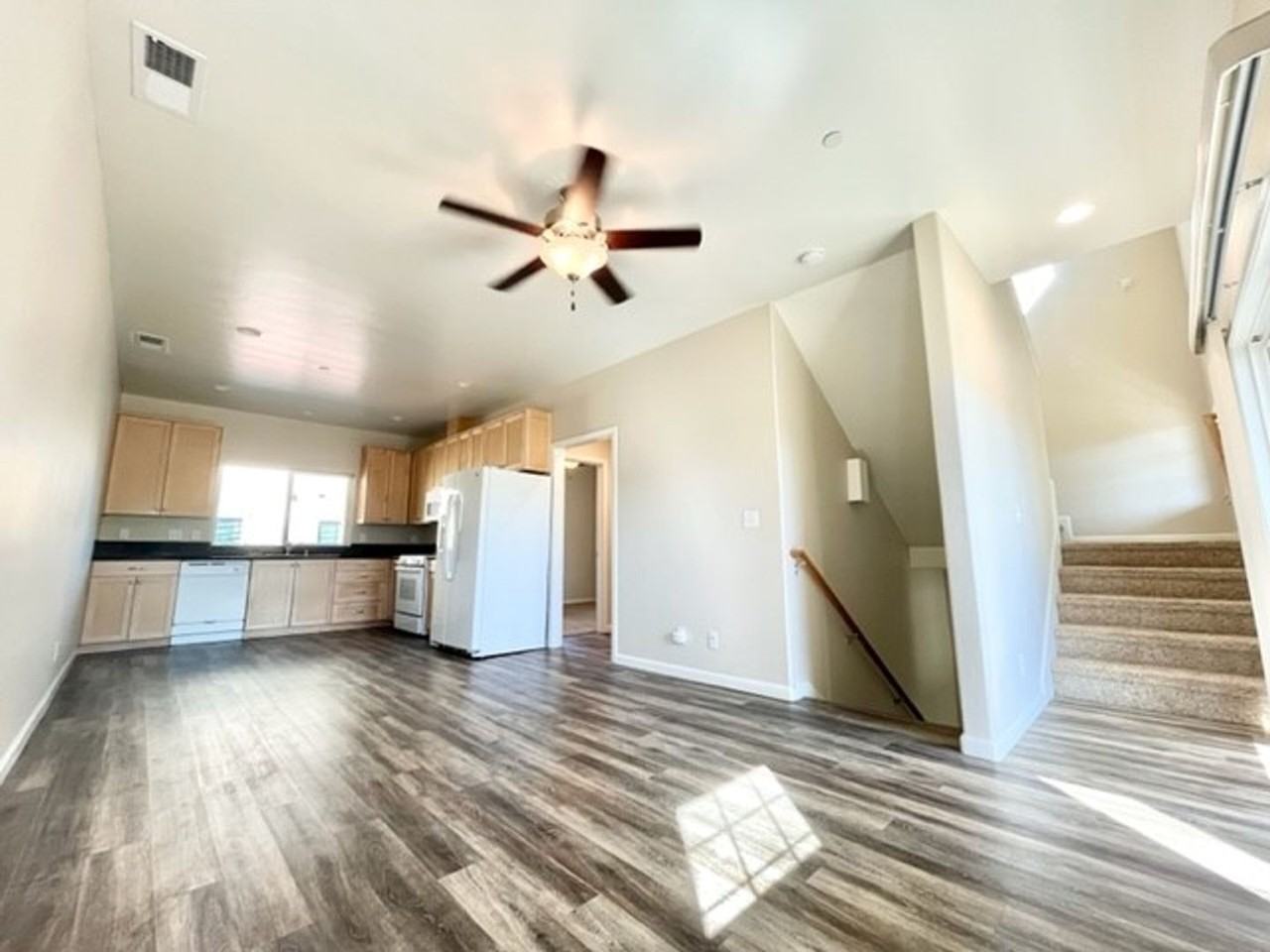 **Pre-Leasing for Summer 2026** Large Townhomes with Garages - Photo 4 of 19