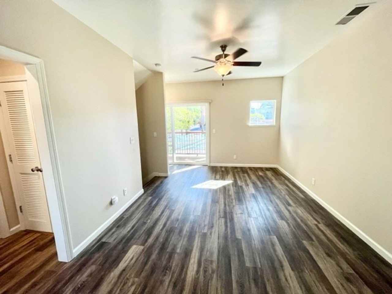 **Pre-Leasing for Summer 2026** Large Townhomes with Garages - Photo 5 of 19