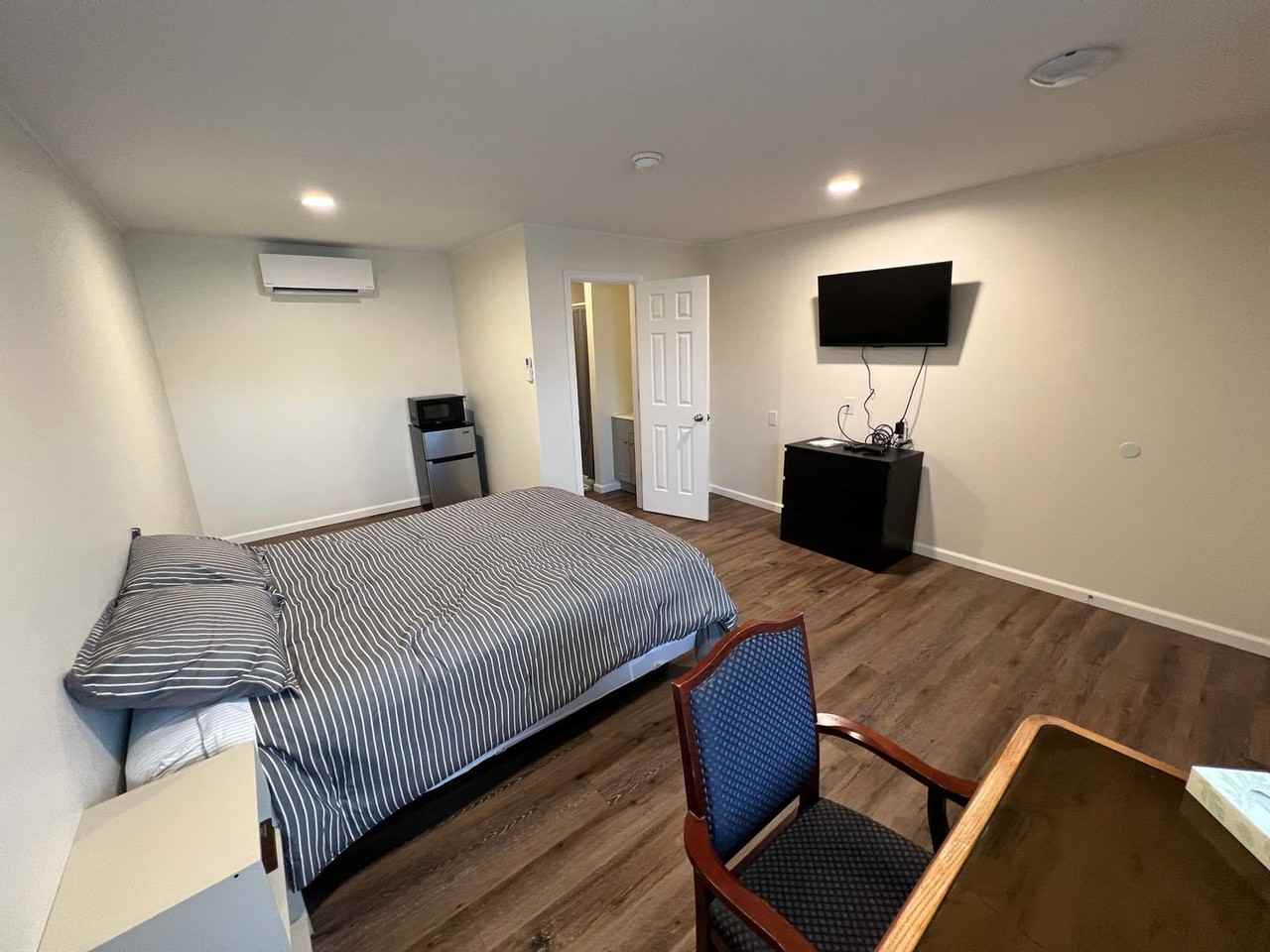 Cocoa Motel - Photo 2 of 9