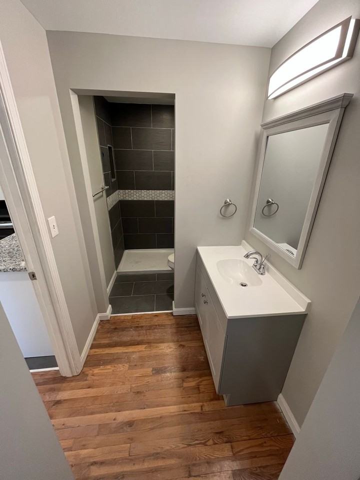 2341 Burnet Avenue - Photo 5 of 18