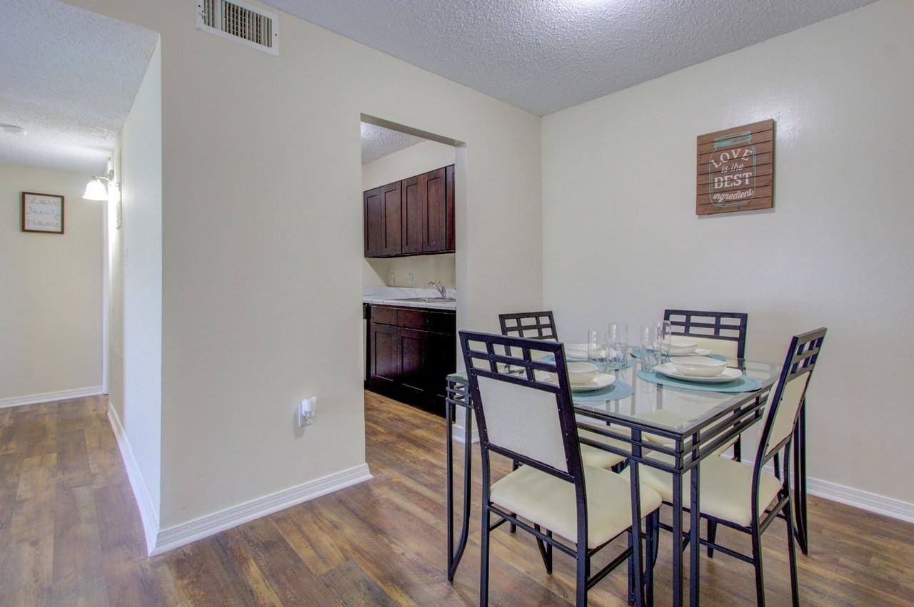 1595 West Highland Drive - Photo 3 of 35