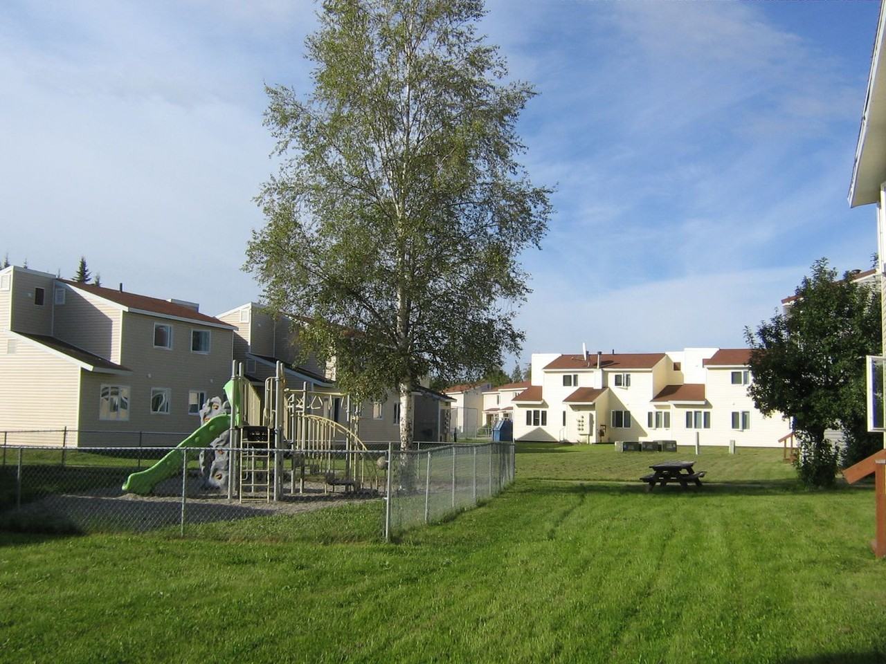 Executive Estates Apartments - Photo 2 of 20