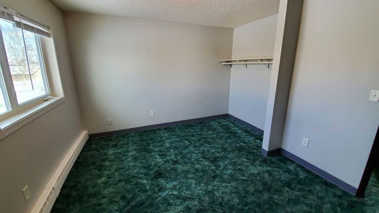 Executive Estates Apartments - Photo 3 of 20