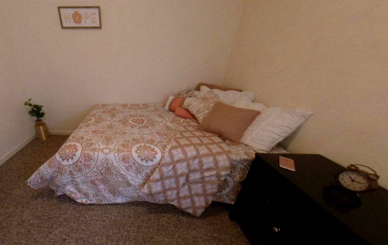 Crimson Court Oakland - Photo 4 of 7