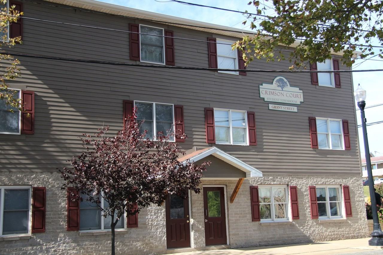 Crimson Court Grant Street - Photo 6 of 15