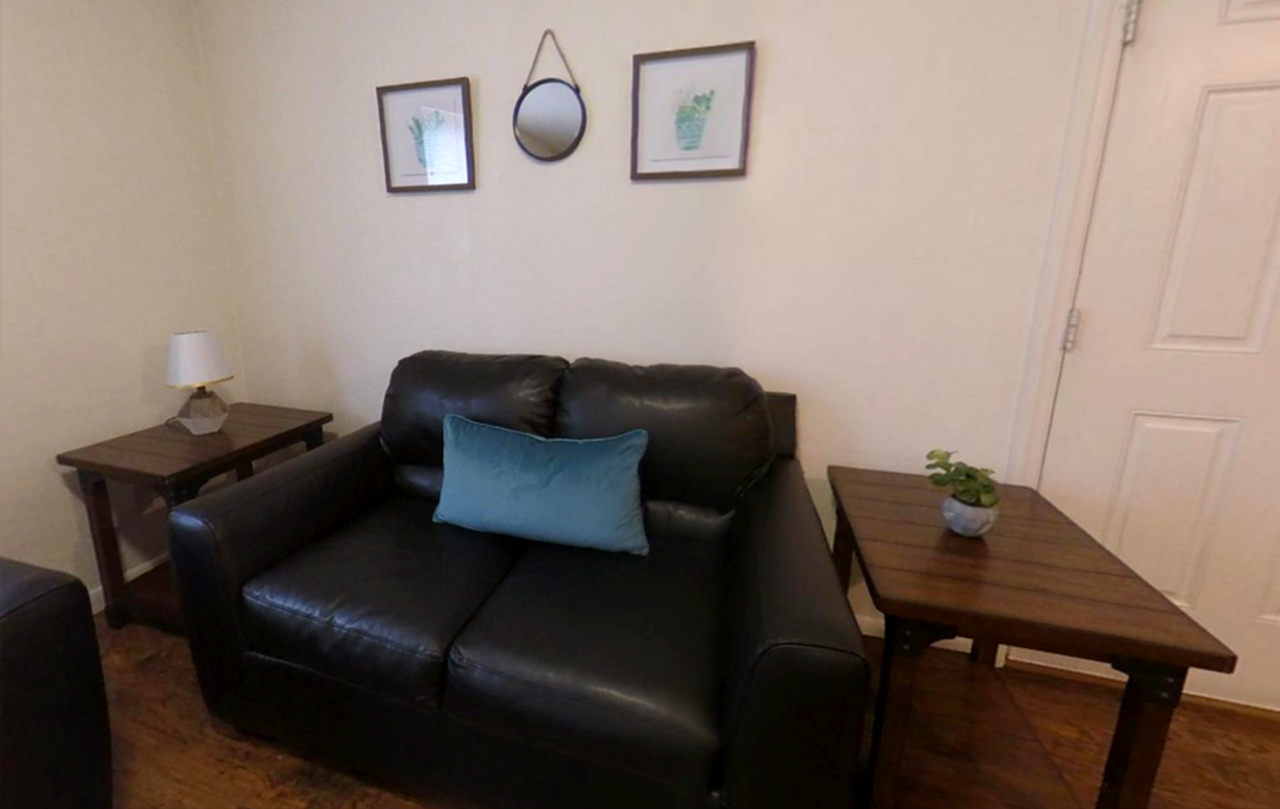 Crimson Court Grant Street - Photo 7 of 15