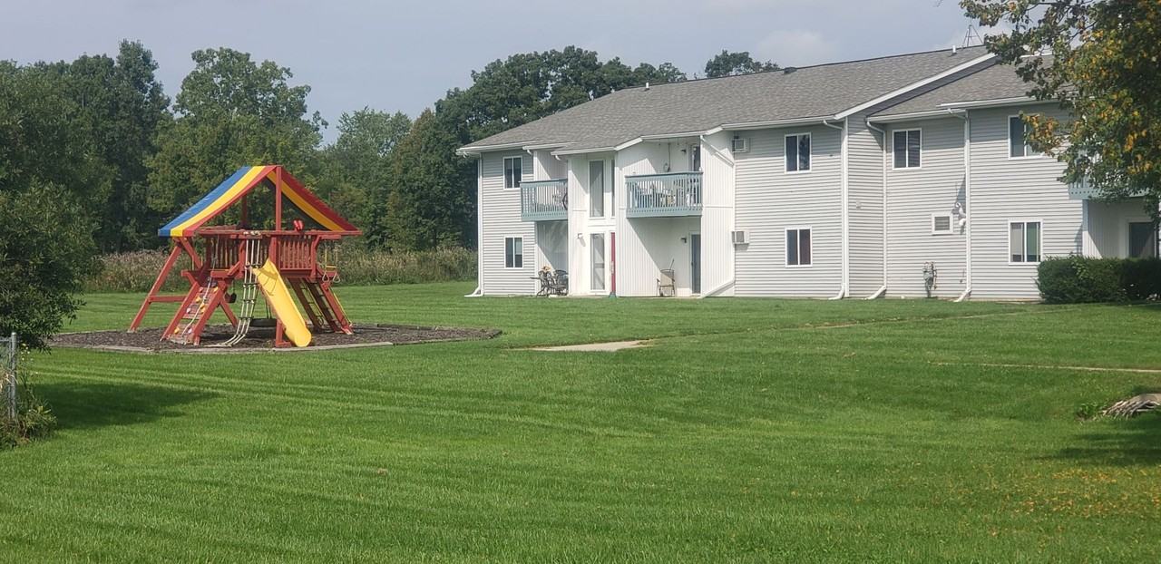 Glen Crest Apartments - Photo 2 of 43