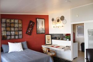 featured image of 704 N Sanders St