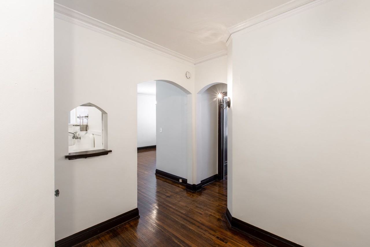 2610-18 Fremont Ave S - Photo 2 of 30